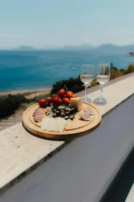 Panoramic Apartment On The Beach A/C Palermo Italy