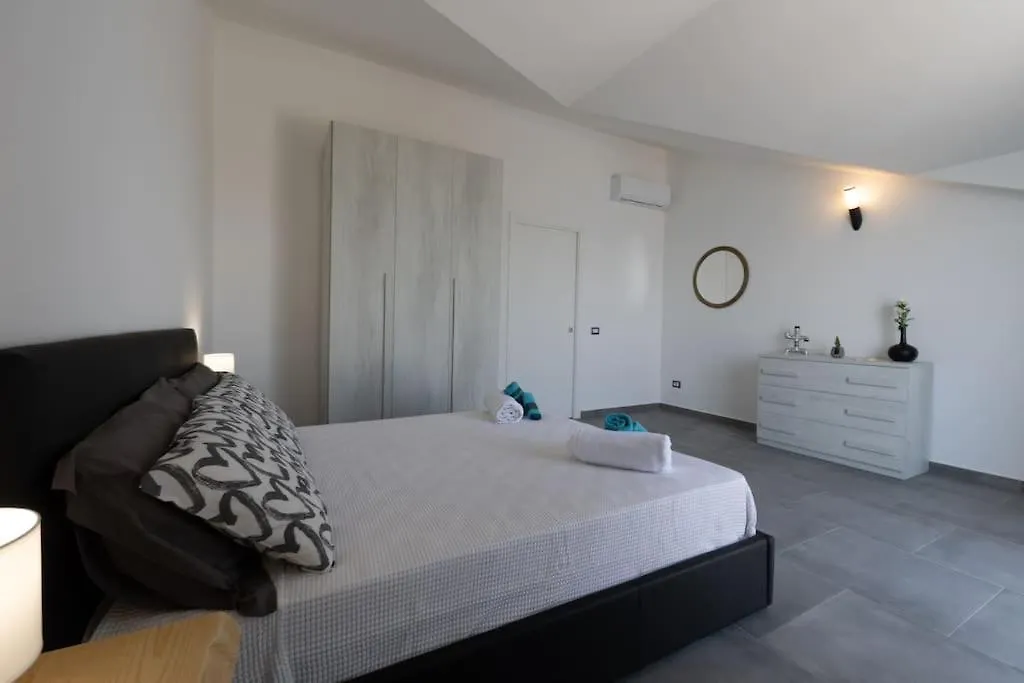 Panoramic Apartment On The Beach A/C Palermo Italy