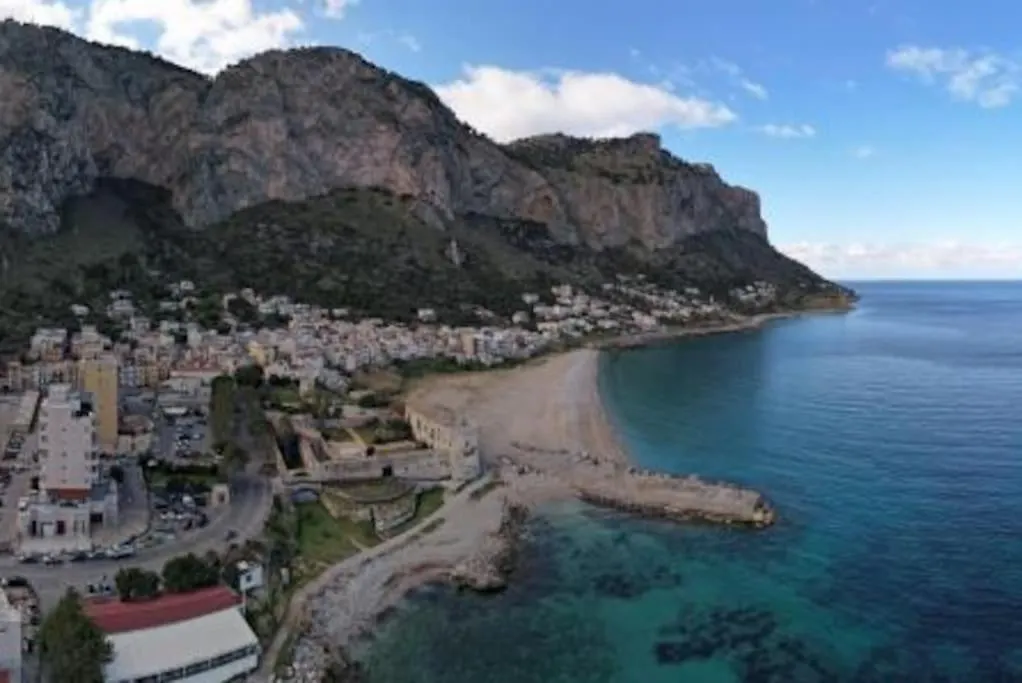 Panoramic Apartment On The Beach A/C Palermo